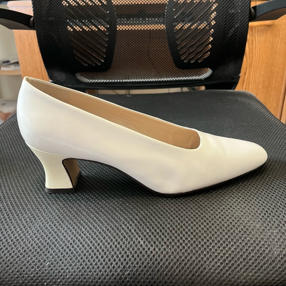 Worthington white leather dress shoes size 10 M